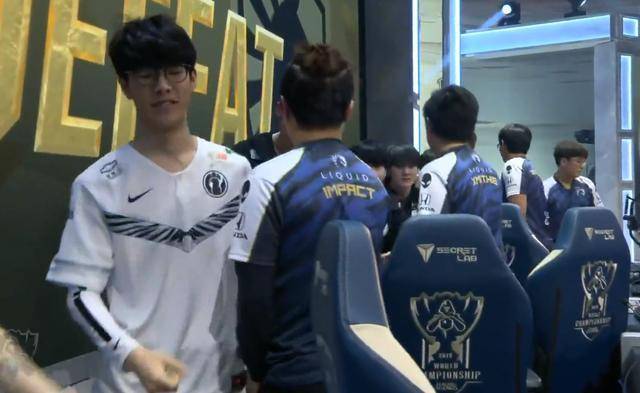 英雄联盟赛事官方：2025全球总决赛圆满结束