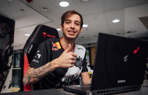 G2, FaZe, Legacy , 和 FURIA Esports 在 FISSURE Playground 2 开局获胜