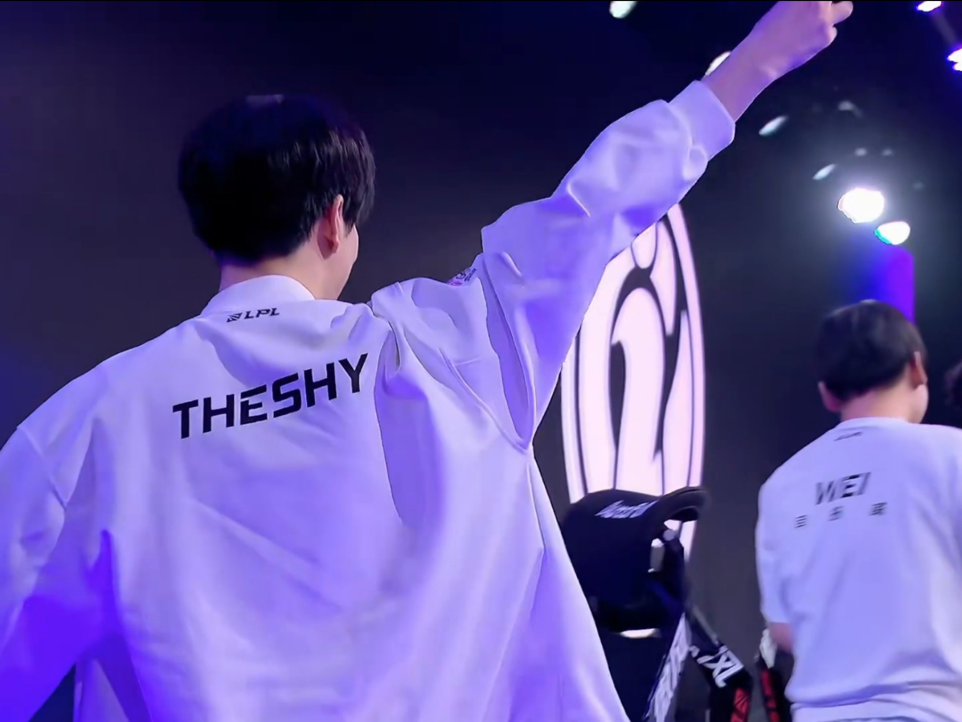 双城之战动画官博：双城之战沉浸式音乐秀制作正式启动！